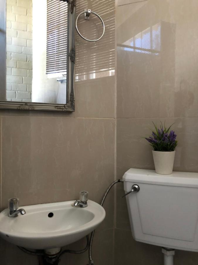 The Lavender Guesthouse Kroonstad Exteriör bild